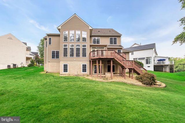 3232 LOST POND CT, Triangle, VA 22172