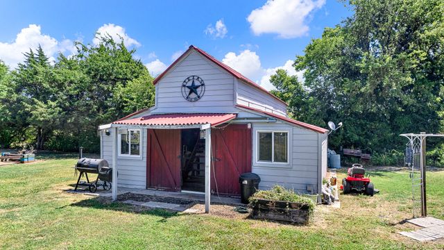 2403 State Highway 78 S, Farmersville, TX 75442
