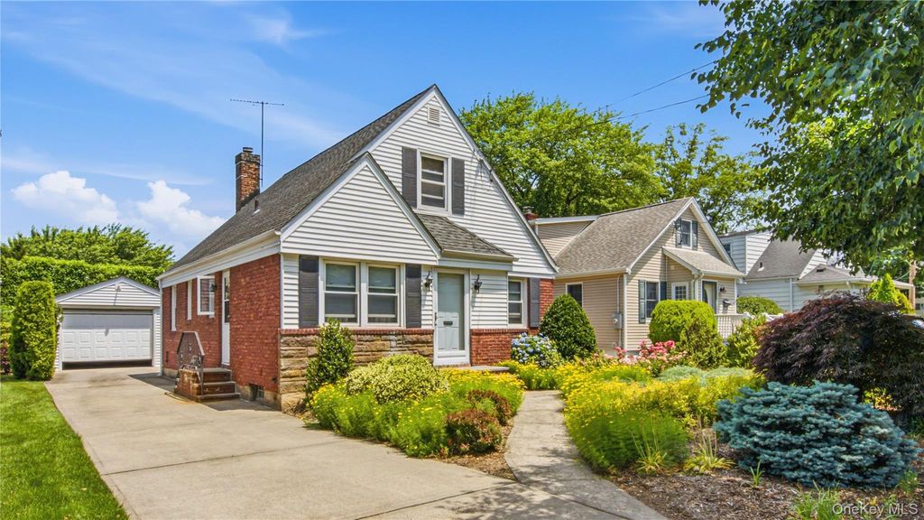 65 Stewart Avenue, Stewart Manor, NY 11530 — photo 3