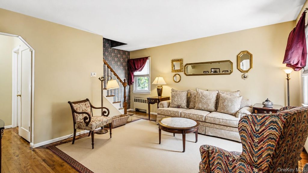 65 Stewart Avenue, Stewart Manor, NY 11530 — photo 5