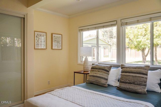 2061 N Roosevelt Avenue, Altadena, CA 91001