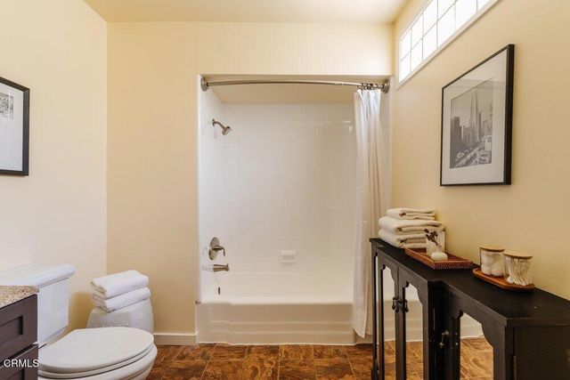 2061 N Roosevelt Avenue, Altadena, CA 91001