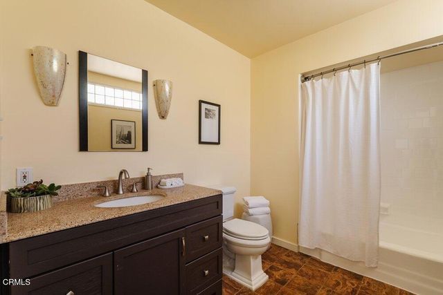 2061 N Roosevelt Avenue, Altadena, CA 91001