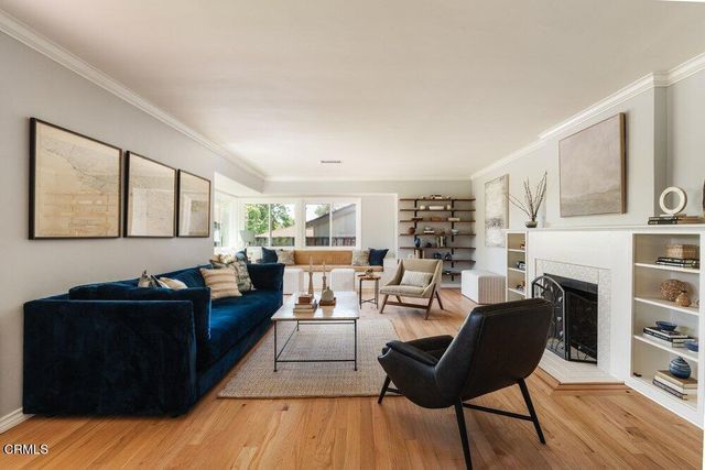 2061 N Roosevelt Avenue, Altadena, CA 91001