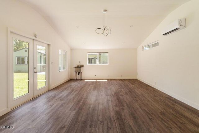 2061 N Roosevelt Avenue, Altadena, CA 91001