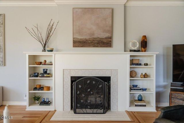 2061 N Roosevelt Avenue, Altadena, CA 91001