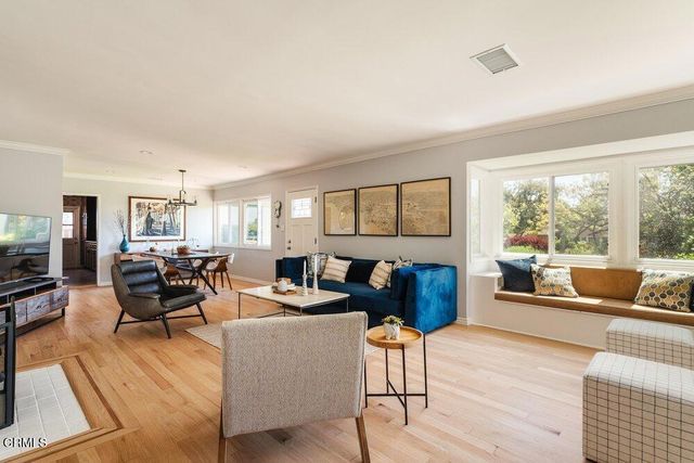 2061 N Roosevelt Avenue, Altadena, CA 91001