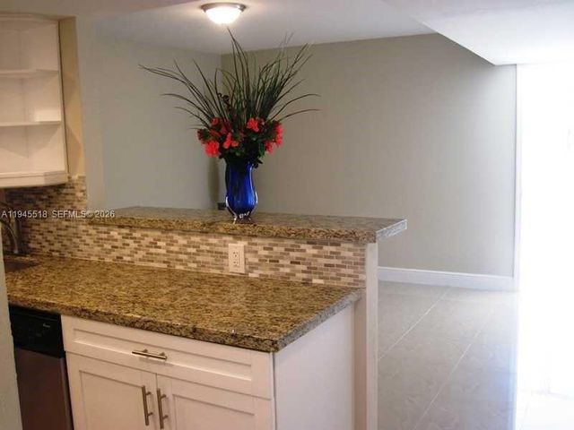 9001 SW 77th Ave C204, Miami, FL 33156