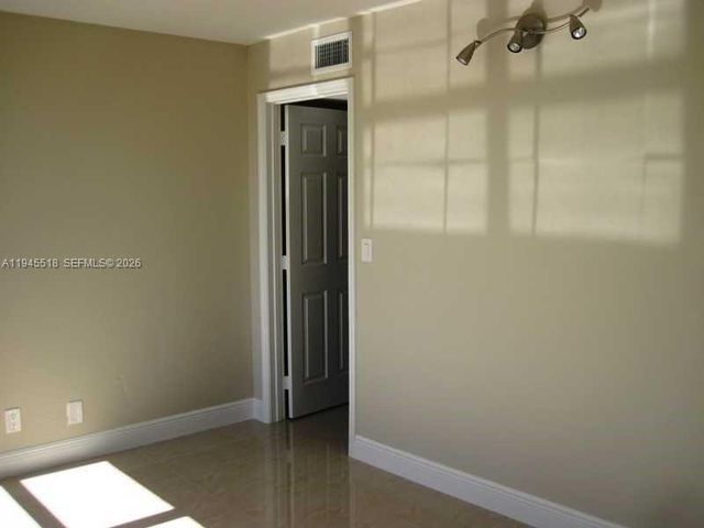 9001 SW 77th Ave C204, Miami, FL 33156
