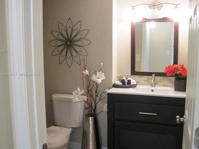 9001 SW 77th Ave C204, Miami, FL 33156