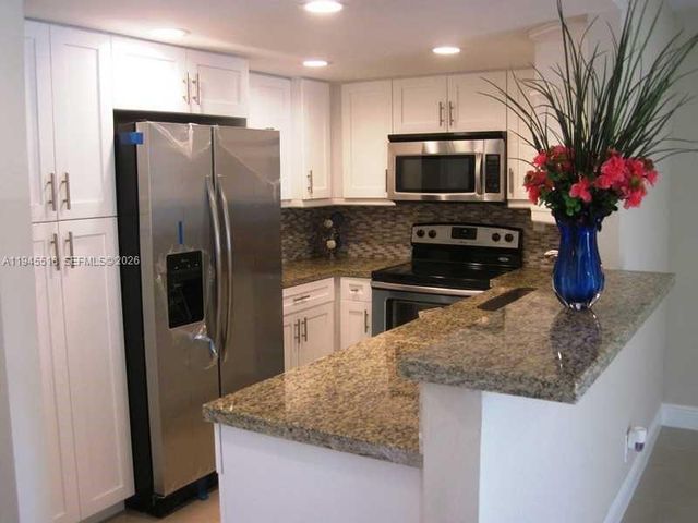 9001 SW 77th Ave C204, Miami, FL 33156