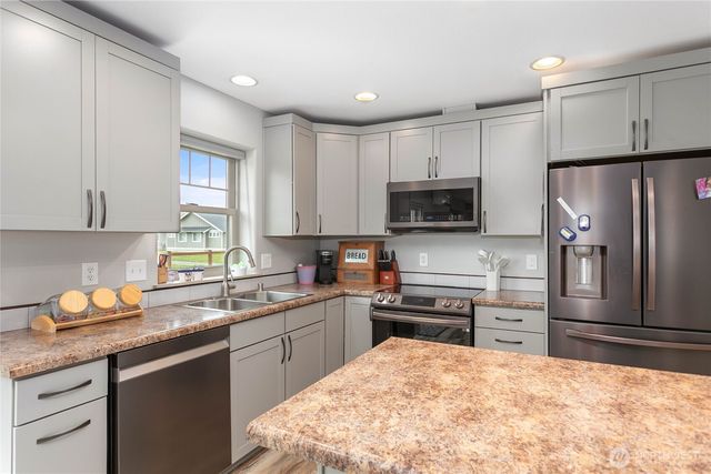 232 Front Street, Sumas, WA 98295