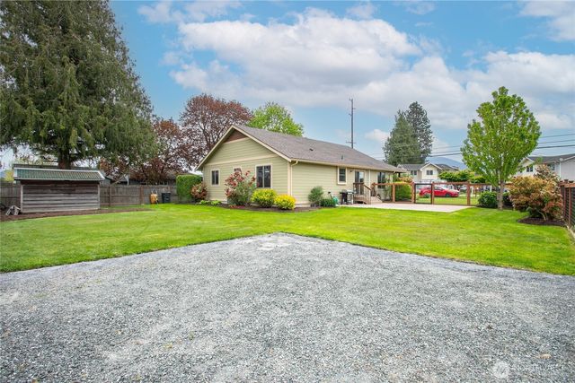 232 Front Street, Sumas, WA 98295