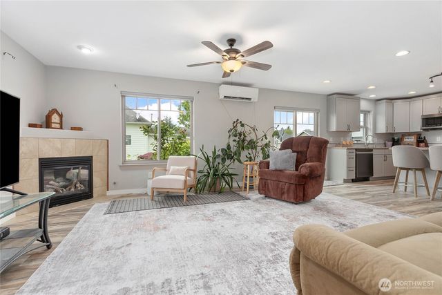 232 Front Street, Sumas, WA 98295