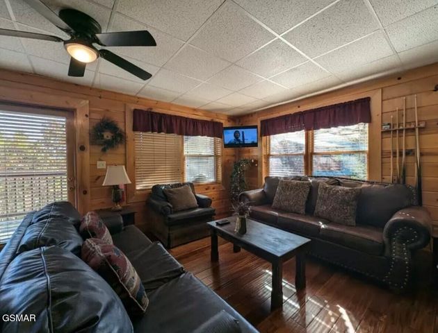 3160 White Falcon Way, Pigeon Forge, TN 37863