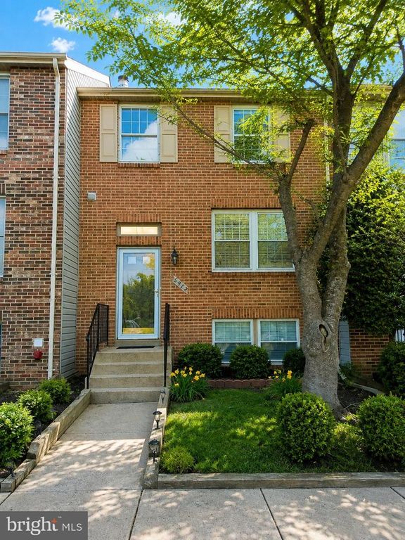 6307 BETSY ROSS CT, Centreville, VA 20121