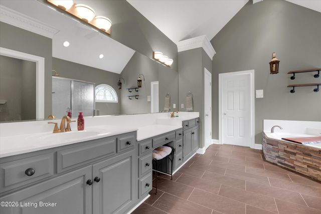8004 Blacksmith Ct, Louisville, KY 40291