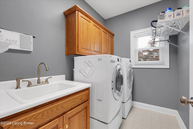 8004 Blacksmith Ct, Louisville, KY 40291