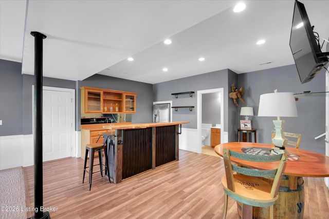 8004 Blacksmith Ct, Louisville, KY 40291