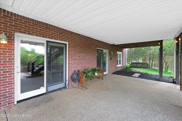 8004 Blacksmith Ct, Louisville, KY 40291