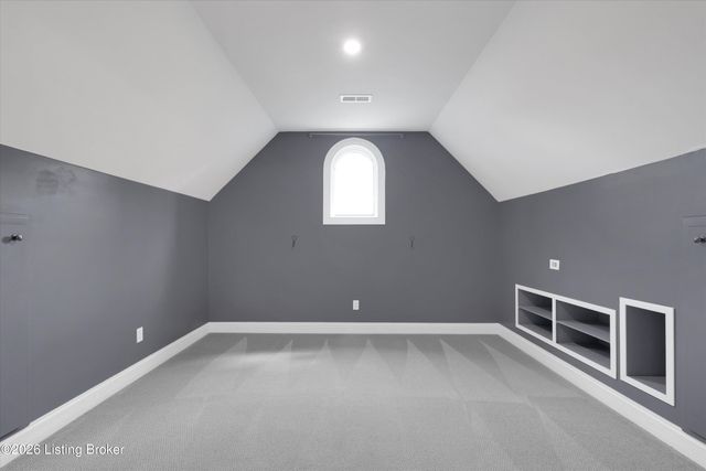 8004 Blacksmith Ct, Louisville, KY 40291