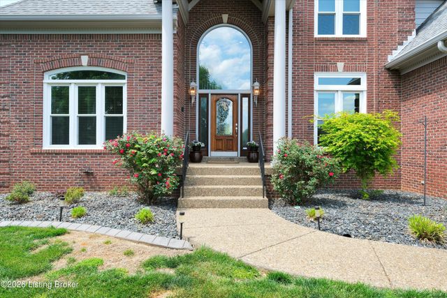 8004 Blacksmith Ct, Louisville, KY 40291