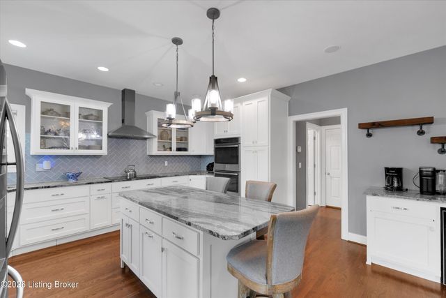 8004 Blacksmith Ct, Louisville, KY 40291