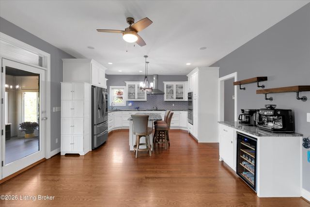 8004 Blacksmith Ct, Louisville, KY 40291