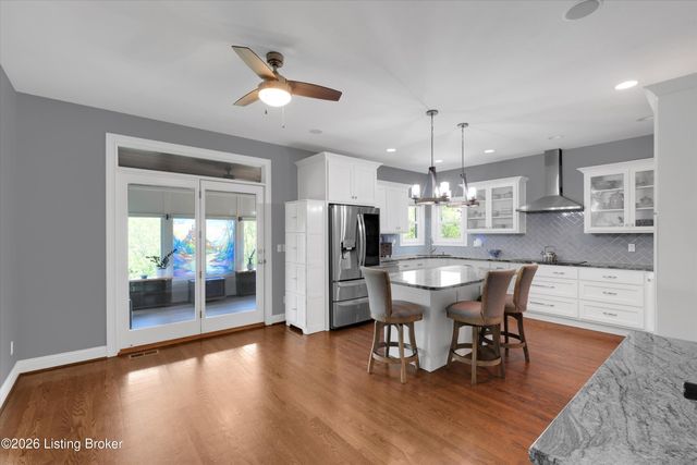 8004 Blacksmith Ct, Louisville, KY 40291