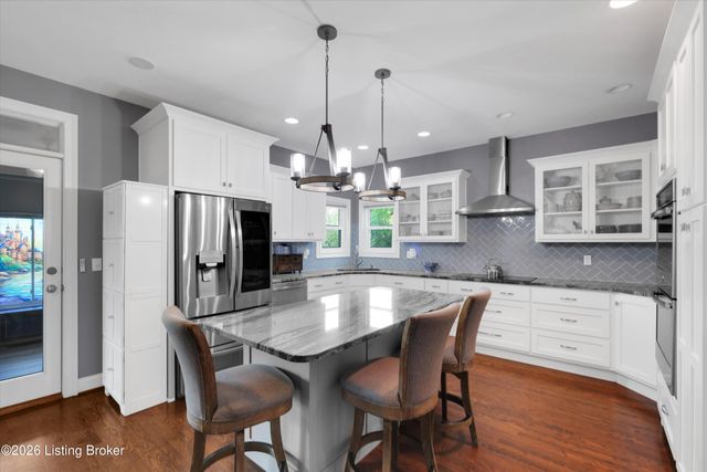 8004 Blacksmith Ct, Louisville, KY 40291