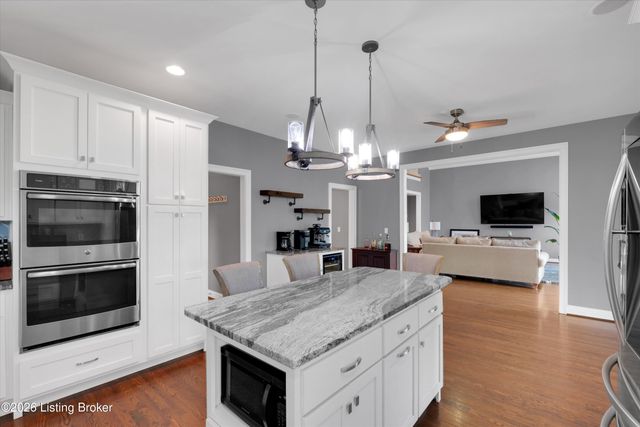 8004 Blacksmith Ct, Louisville, KY 40291
