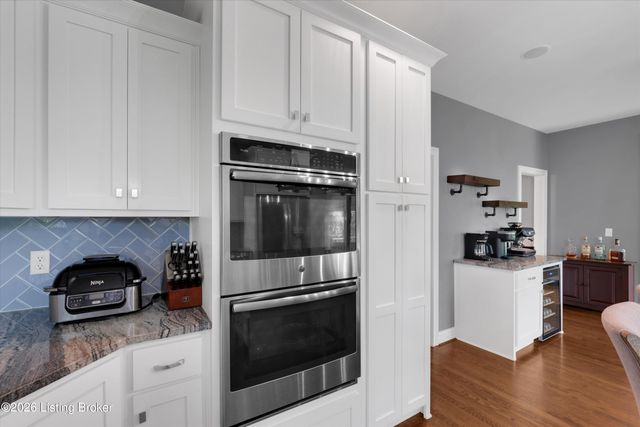 8004 Blacksmith Ct, Louisville, KY 40291