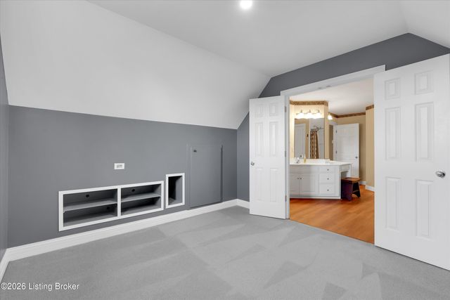 8004 Blacksmith Ct, Louisville, KY 40291