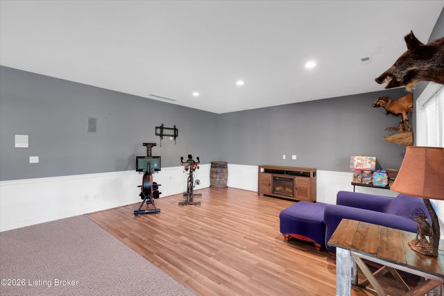 8004 Blacksmith Ct, Louisville, KY 40291