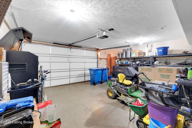 8004 Blacksmith Ct, Louisville, KY 40291