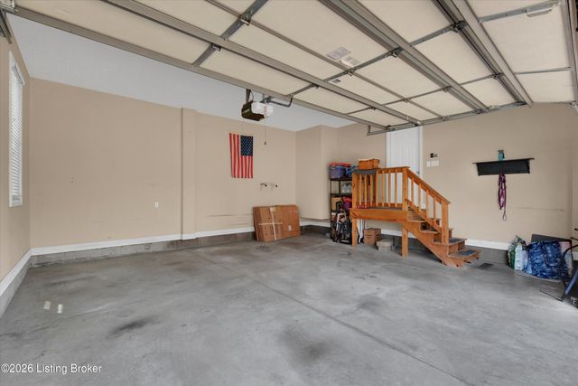 8004 Blacksmith Ct, Louisville, KY 40291