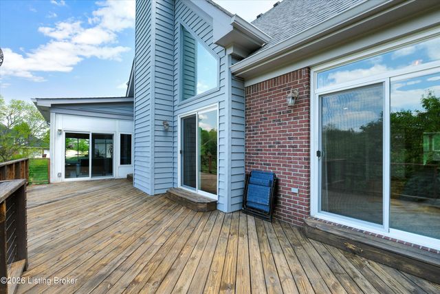 8004 Blacksmith Ct, Louisville, KY 40291