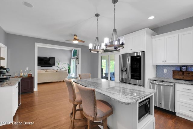 8004 Blacksmith Ct, Louisville, KY 40291