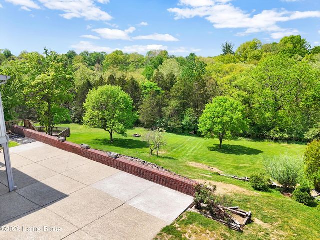 8004 Blacksmith Ct, Louisville, KY 40291