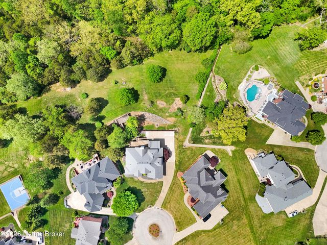 8004 Blacksmith Ct, Louisville, KY 40291