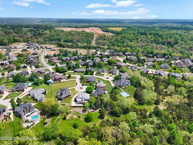 8004 Blacksmith Ct, Louisville, KY 40291