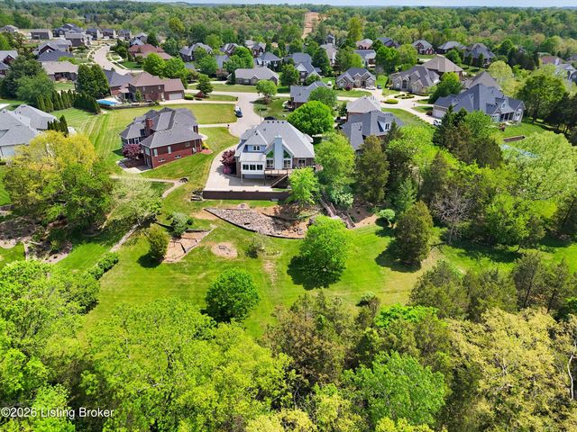 8004 Blacksmith Ct, Louisville, KY 40291