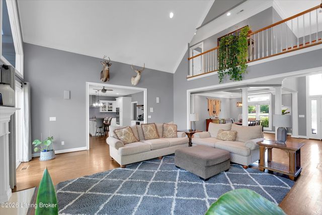 8004 Blacksmith Ct, Louisville, KY 40291