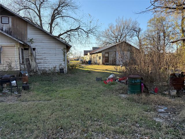 408 N Parkway Drive, Alvarado, TX 76009