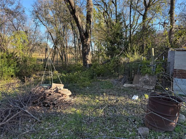 408 N Parkway Drive, Alvarado, TX 76009