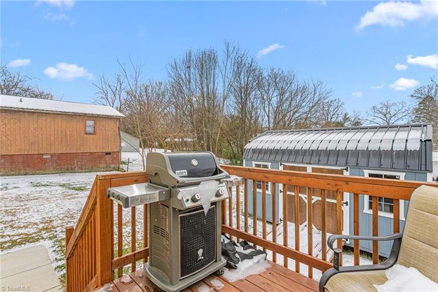 700 English Street, Thomasville, NC 27360