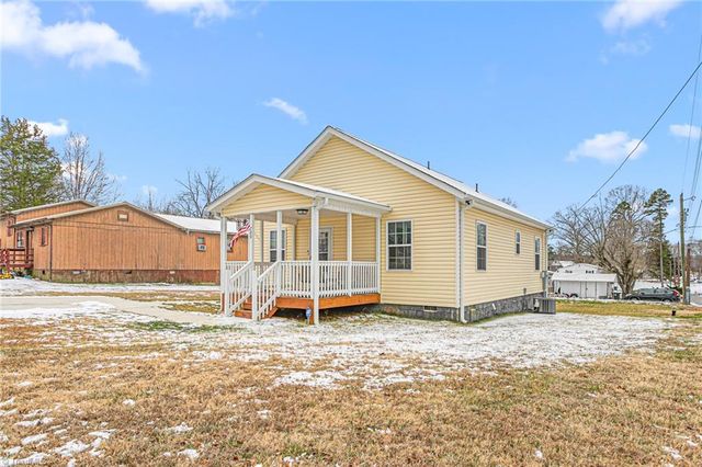 700 English Street, Thomasville, NC 27360