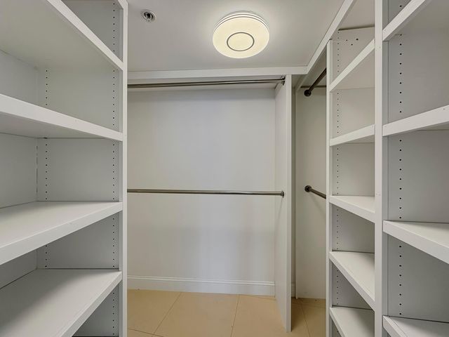 3000 N Ocean Drive 23 E, Singer Island, FL 33404