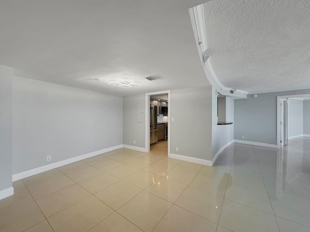 3000 N Ocean Drive 23 E, Singer Island, FL 33404