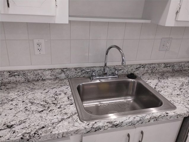 7300 NW 5TH Court 205, Margate, FL 33063